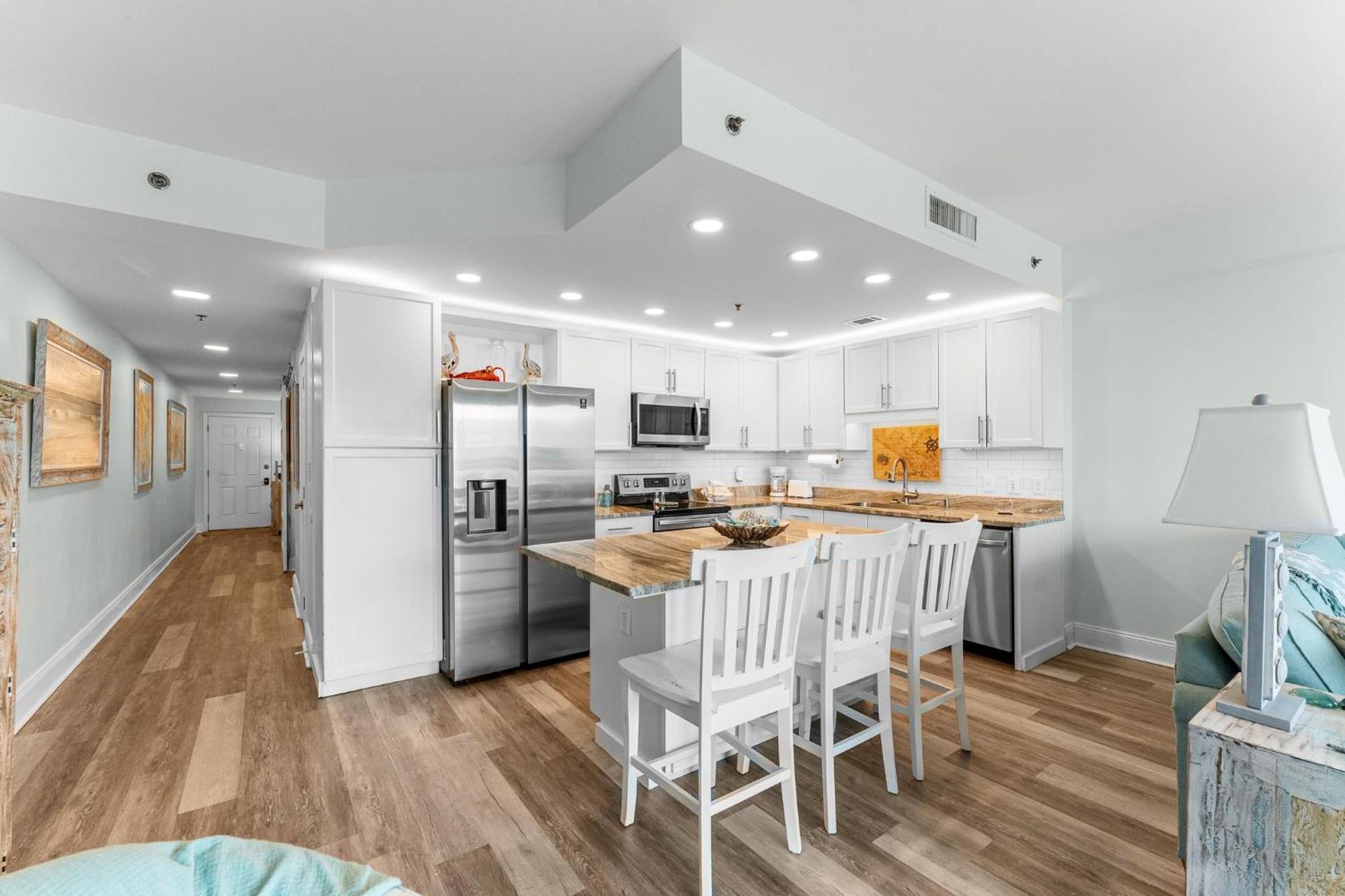 Modern Condo! Gulf Views & Amenities Galore! Presented By Dolce Getaways! Apartment